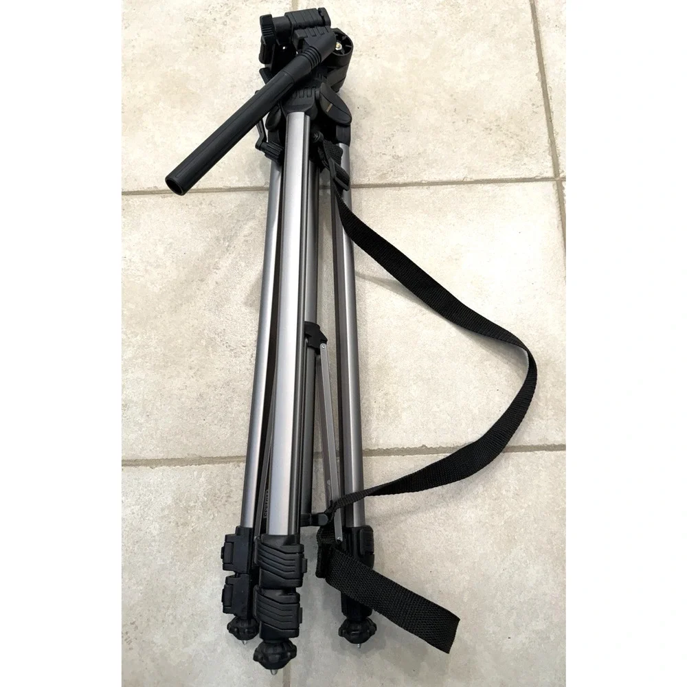 Promaster 6200 Photo/Video Tripod (PR03264) - Very nice condition